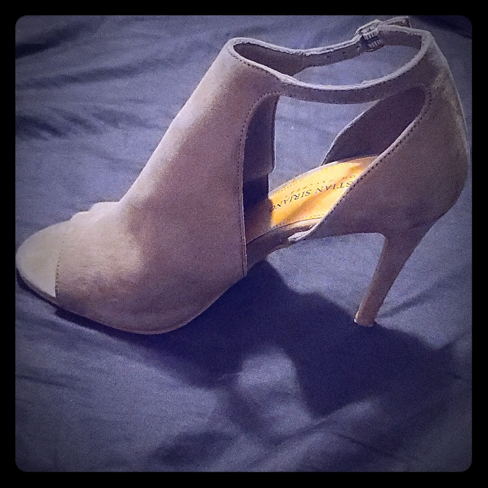 Christian Siriano Grey Suede Heels 👠 🔥